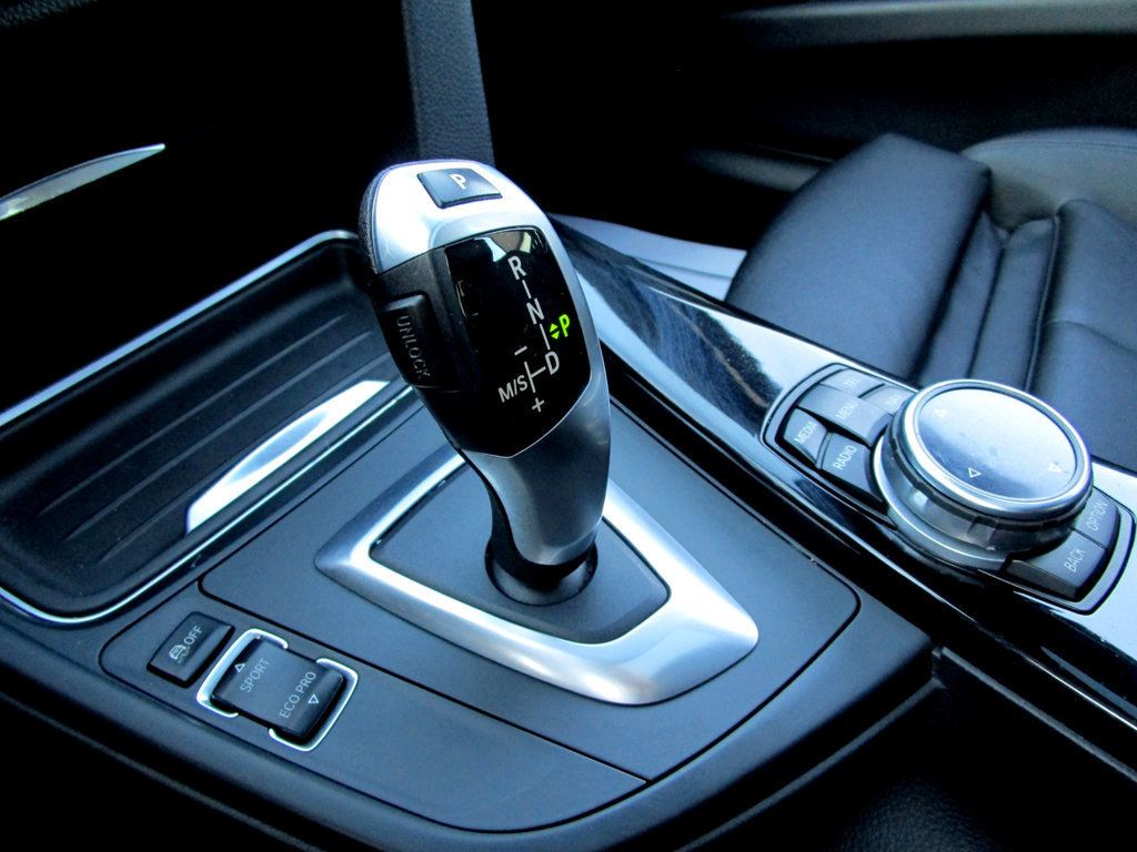 2014 BMW 3 Series 335i xDrive - 22986055 - 18