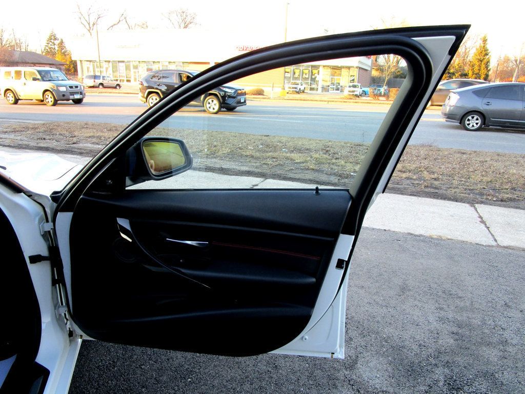 2014 BMW 3 Series 335i xDrive - 22986055 - 32