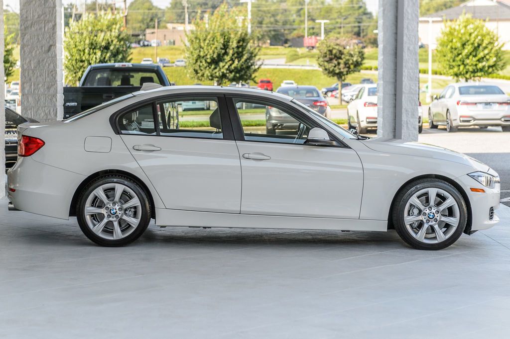 2014 BMW 3 Series 335i x DRIVE SPORT PKG - PREMIUM PKG - SUPER CLEAN  - 22574711 - 51