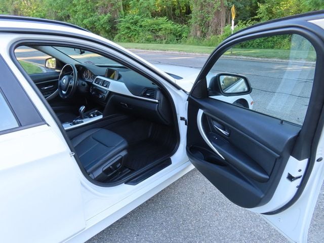 2014 BMW 3 Series Sports  328i xDrive - 23035151 - 23
