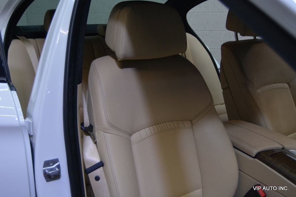 2014 BMW 5 Series 528i - 23072134 - 17