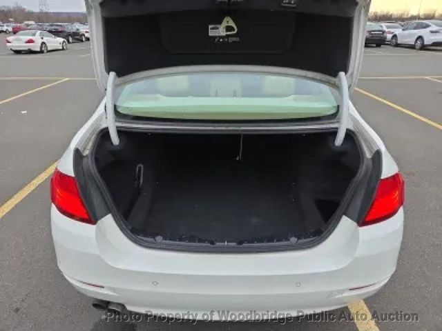 2014 BMW 5 Series 528i xDrive - 23003266 - 9