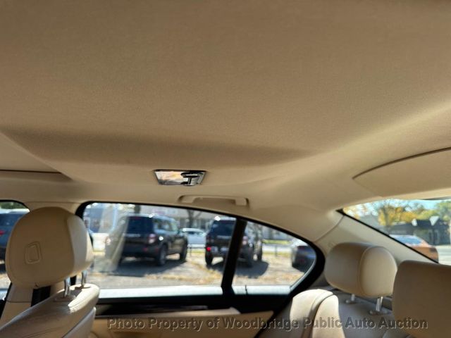 2014 BMW 5 Series 528i xDrive - 23100391 - 10