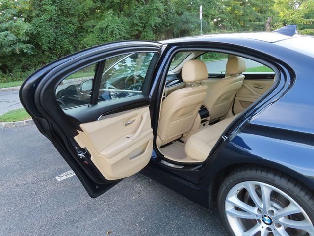 2014 BMW 5 Series 535i xDrive - 23059127 - 32