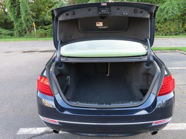 2014 BMW 5 Series 535i xDrive - 23059127 - 46