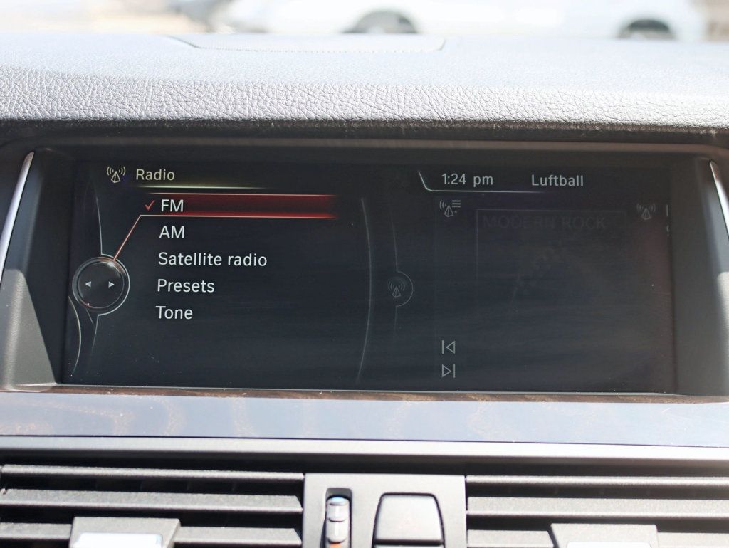 2014 BMW 5 Series 535i xDrive - 22888782 - 17