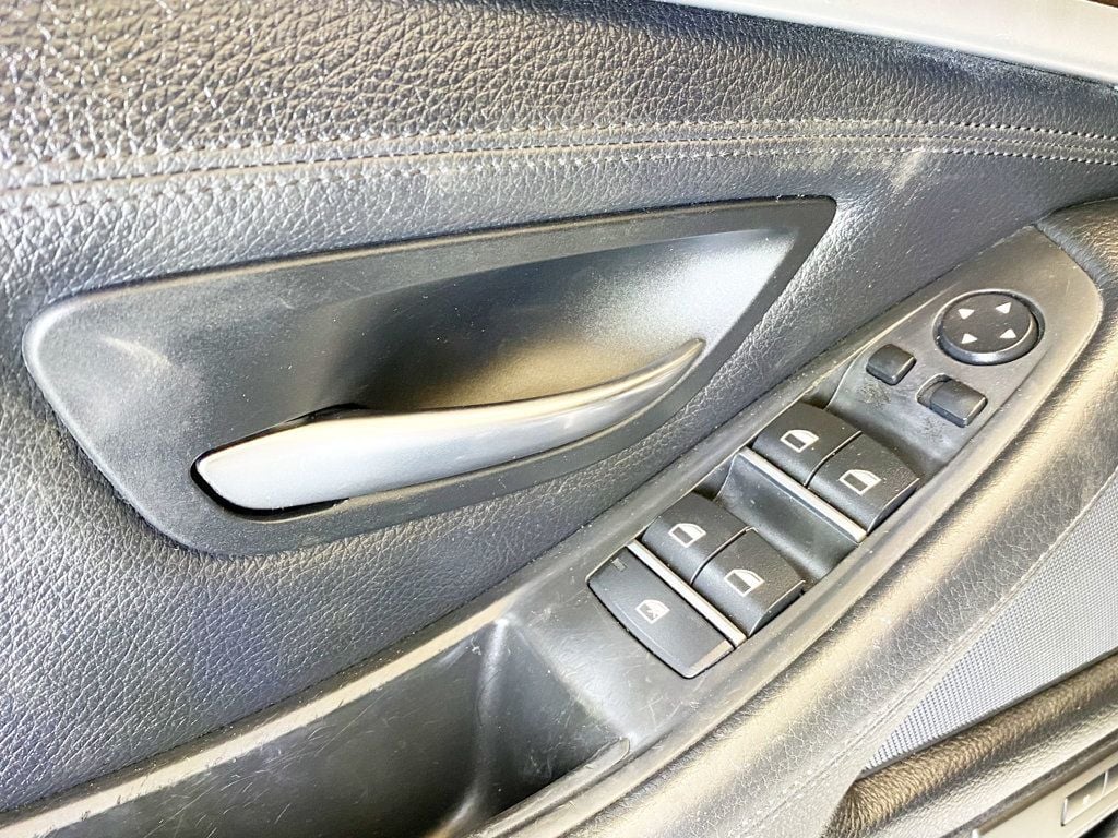 2014 BMW 5 Series 535i xDrive - 22797968 - 16