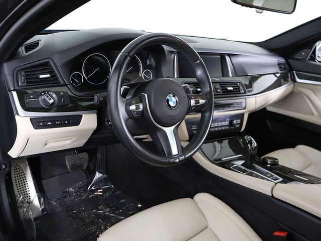 2014 BMW 5 Series 550i xDrive - 23032196 - 29