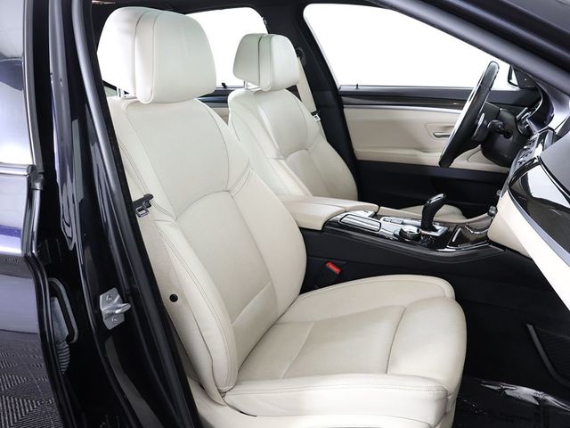 2014 BMW 5 Series 550i xDrive - 23032196 - 32
