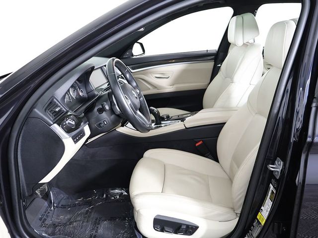 2014 BMW 5 Series 550i xDrive - 23032196 - 33