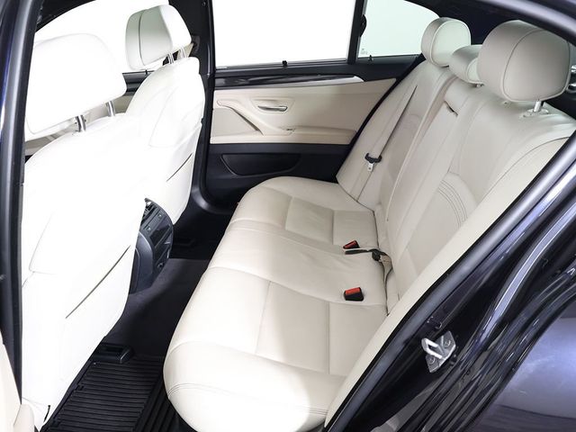 2014 BMW 5 Series 550i xDrive - 23032196 - 37