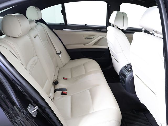 2014 BMW 5 Series 550i xDrive - 23032196 - 38
