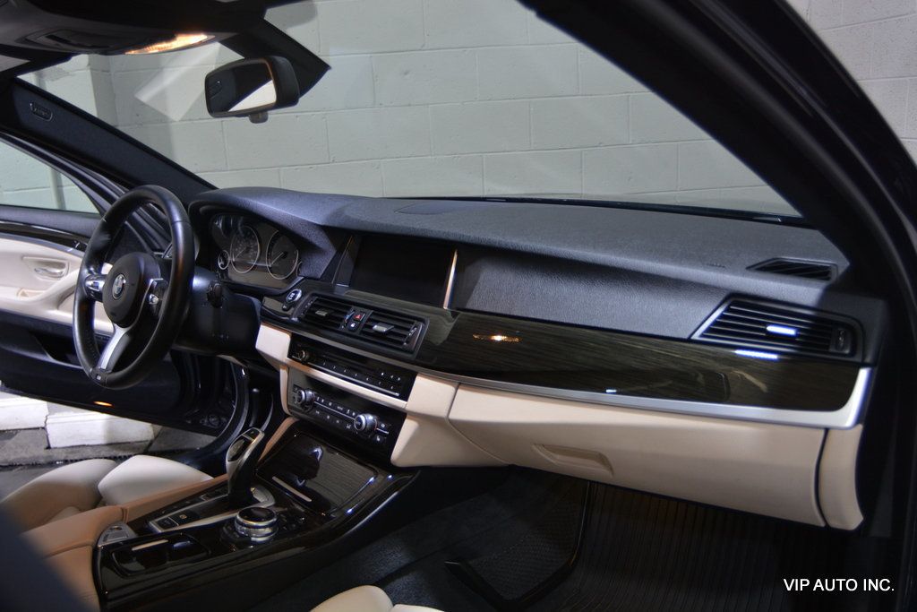 2014 BMW 5 Series 550i xDrive - 22811546 - 17