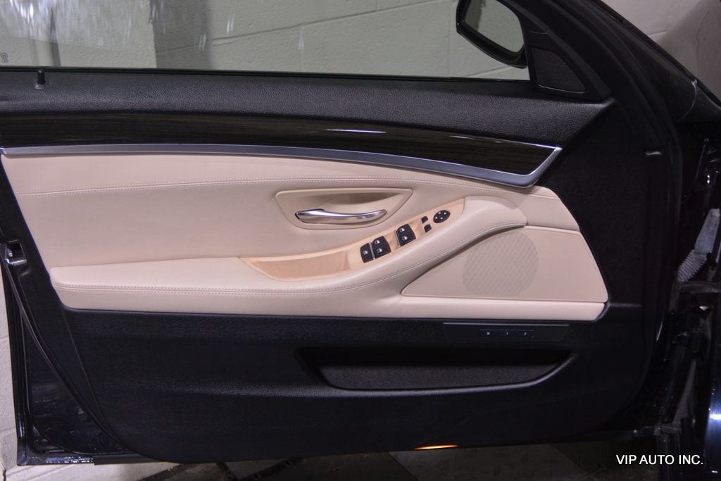 2014 BMW 5 Series 550i xDrive - 22811546 - 6