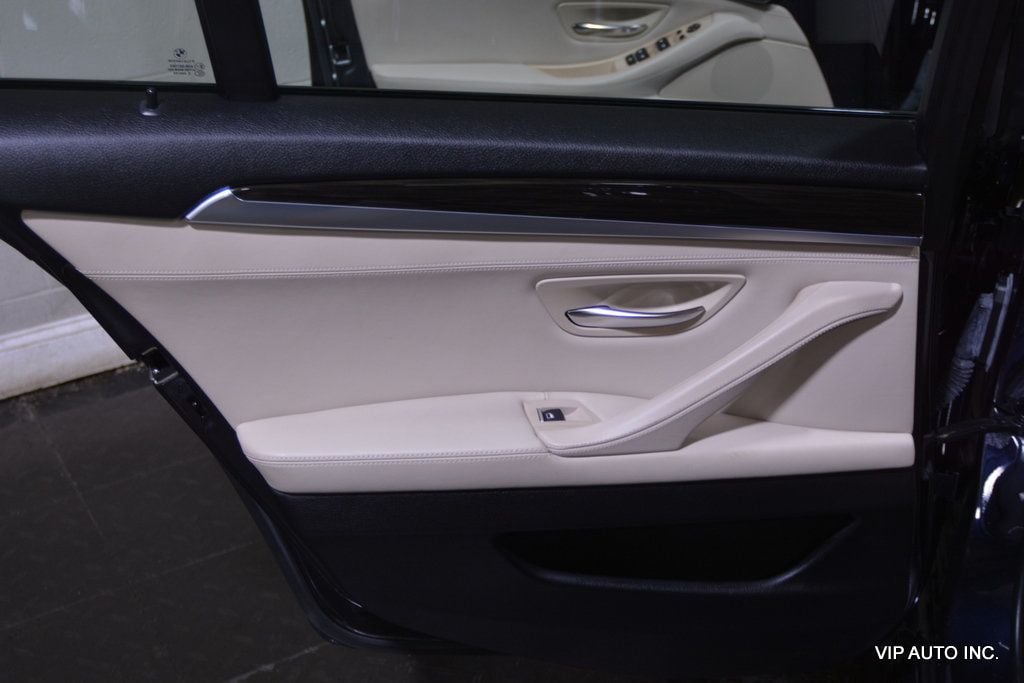 2014 BMW 5 Series 550i xDrive - 22811546 - 8