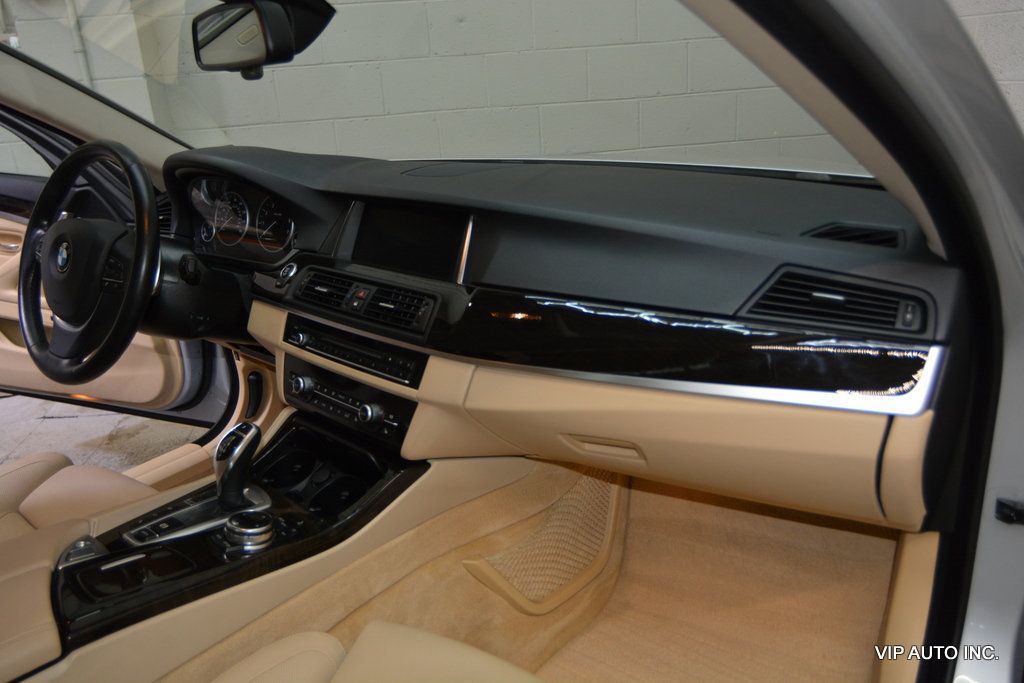 2014 BMW 5 Series 550i xDrive - 22896528 - 9