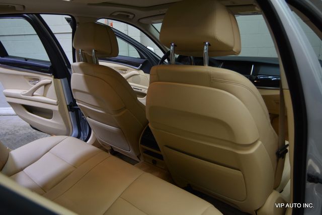 2014 BMW 5 Series 550i xDrive - 22896528 - 19