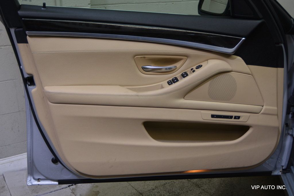2014 BMW 5 Series 550i xDrive - 22896528 - 6