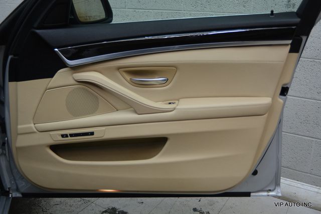 2014 BMW 5 Series 550i xDrive - 22896528 - 7
