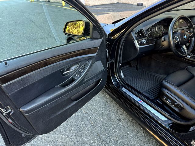 2014 BMW 5 Series 550i xDrive MSPORT Package - 23100914 - 21