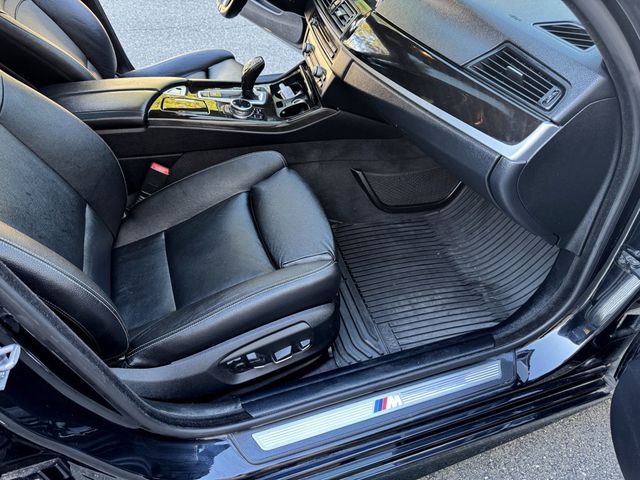 2014 BMW 5 Series 550i xDrive MSPORT Package - 23100914 - 24