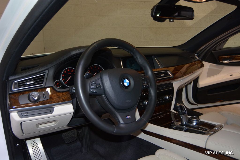 2014 BMW 7 Series 740i - 22930959 - 10