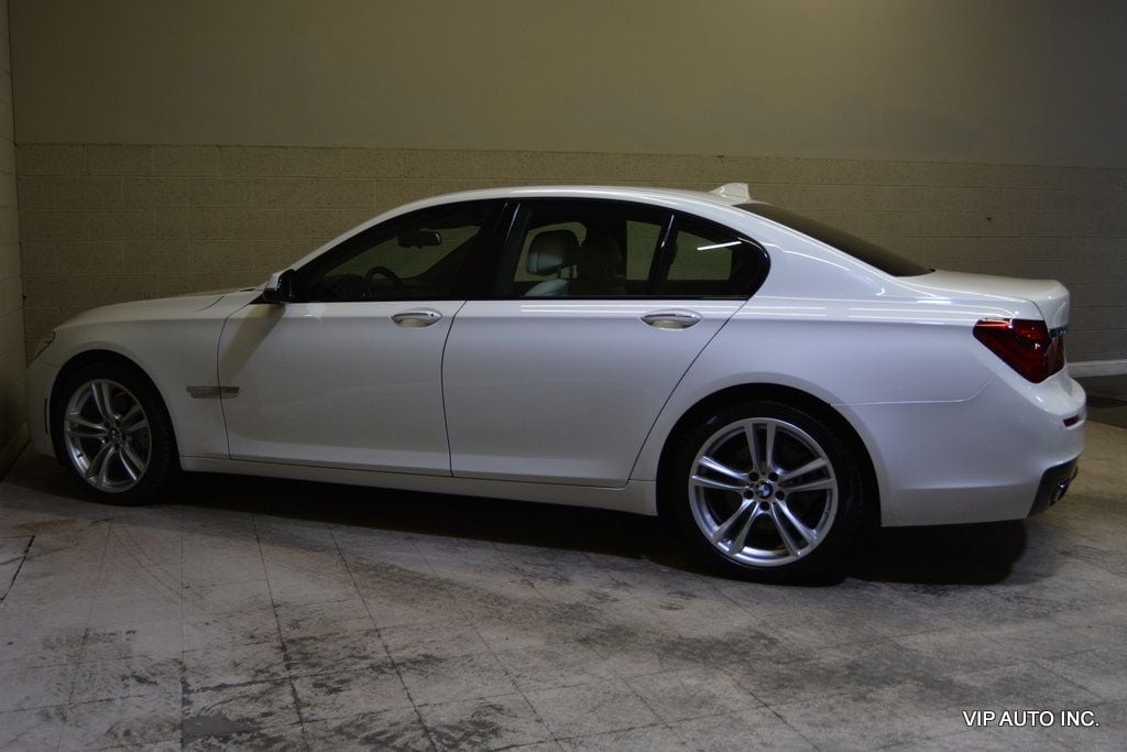 2014 BMW 7 Series 740i - 22930959 - 30