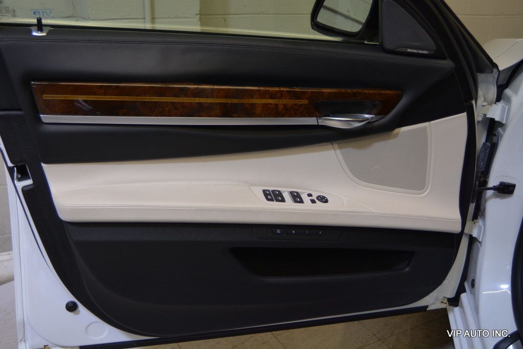 2014 BMW 7 Series 740i - 22930959 - 6