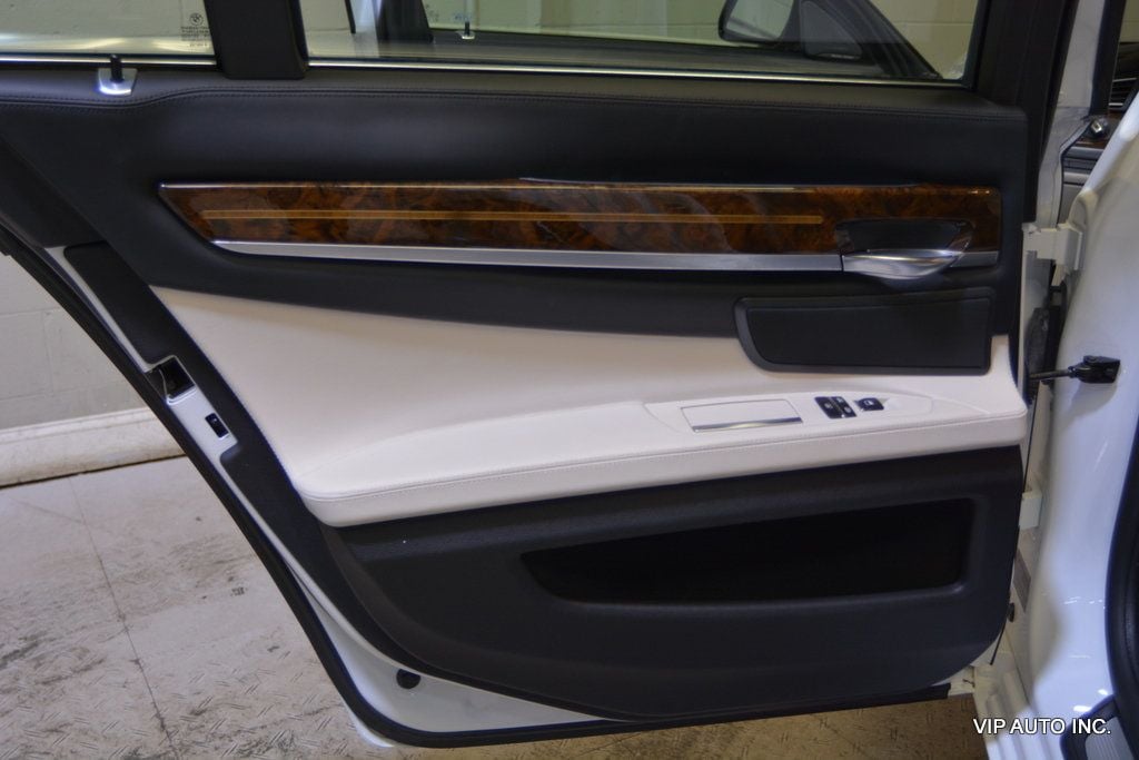 2014 BMW 7 Series 740i - 22930959 - 8