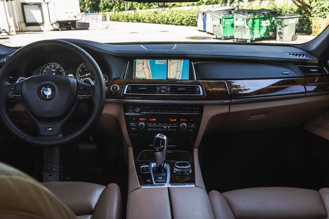 2014 BMW 7 Series 740i - 23090778 - 18