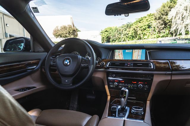 2014 BMW 7 Series 740i - 23090778 - 19