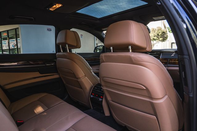 2014 BMW 7 Series 740i - 23090778 - 25