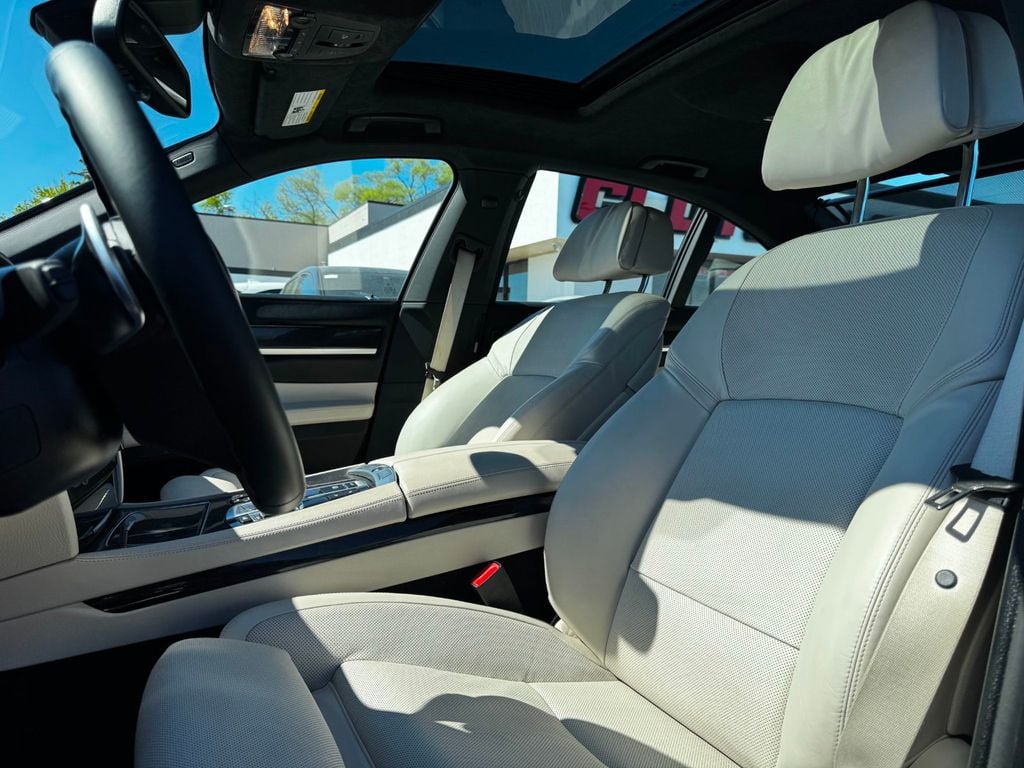 2014 BMW 7 Series 750i - 23029100 - 19