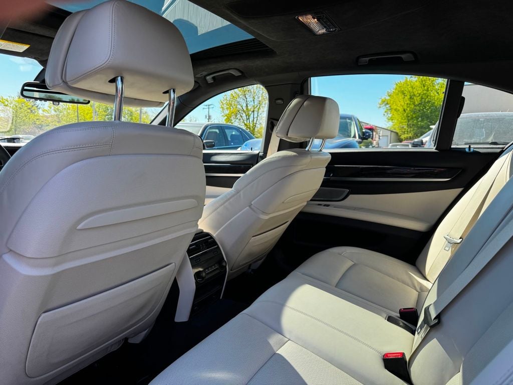 2014 BMW 7 Series 750i - 23029100 - 21