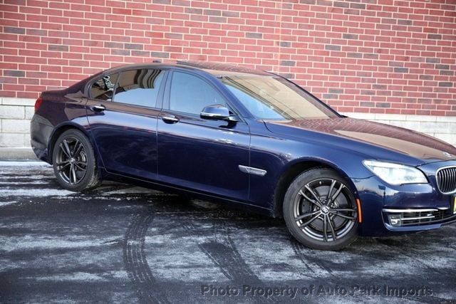 2014 BMW 7 Series 750i xDrive - 22946034 - 9
