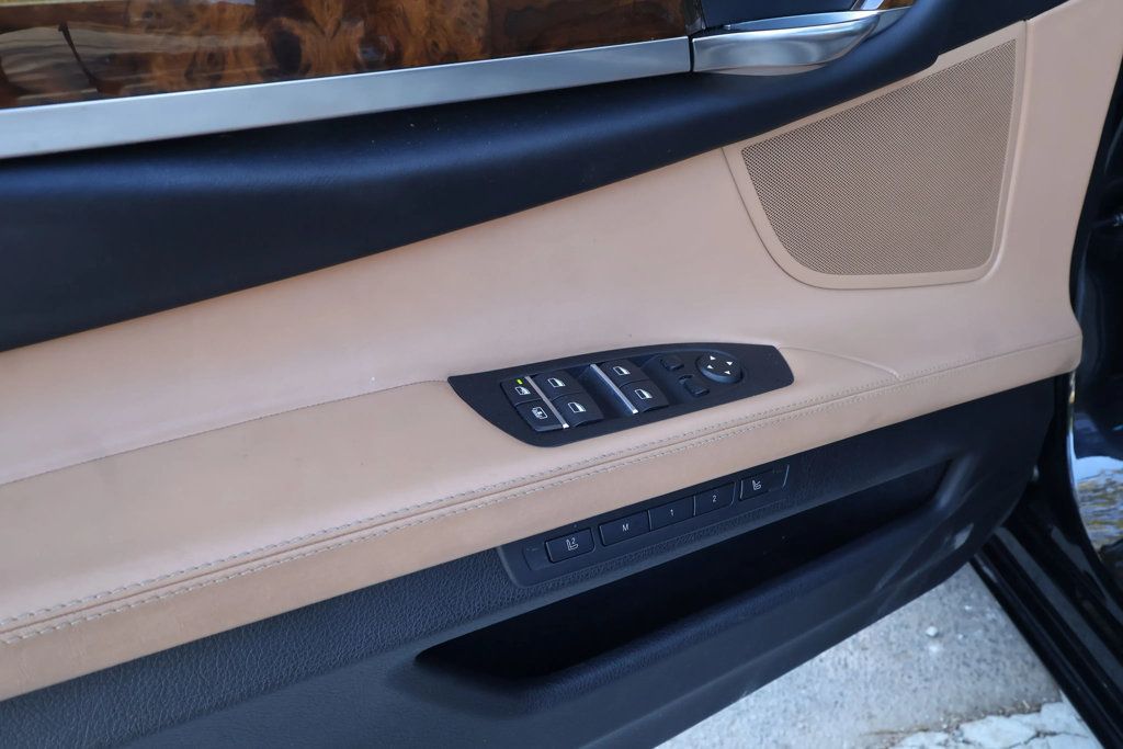 2014 BMW 7 Series 750Li - 22906519 - 10