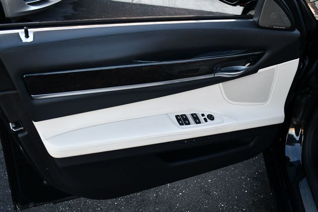 2014 BMW 7 Series 750Li RWD Sedan W/Executive, M Sport & Lighting Packages - 22946566 - 10