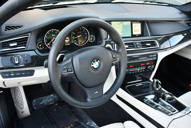 2014 BMW 7 Series 750Li RWD Sedan W/Executive, M Sport & Lighting Packages - 22946566 - 11