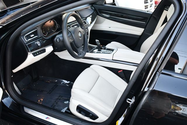 2014 BMW 7 Series 750Li RWD Sedan W/Executive, M Sport & Lighting Packages - 22946566 - 13