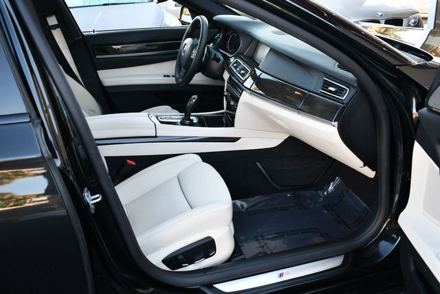 2014 BMW 7 Series 750Li RWD Sedan W/Executive, M Sport & Lighting Packages - 22946566 - 19