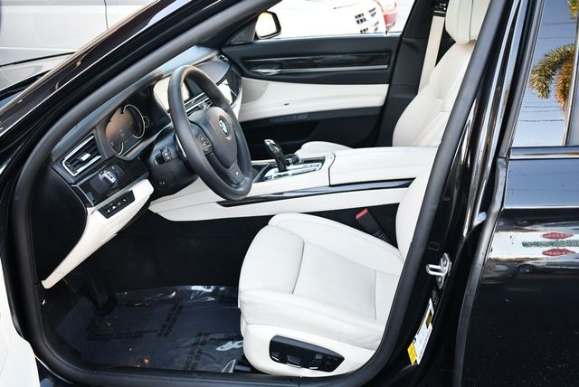 2014 BMW 7 Series 750Li RWD Sedan W/Executive, M Sport & Lighting Packages - 22946566 - 37