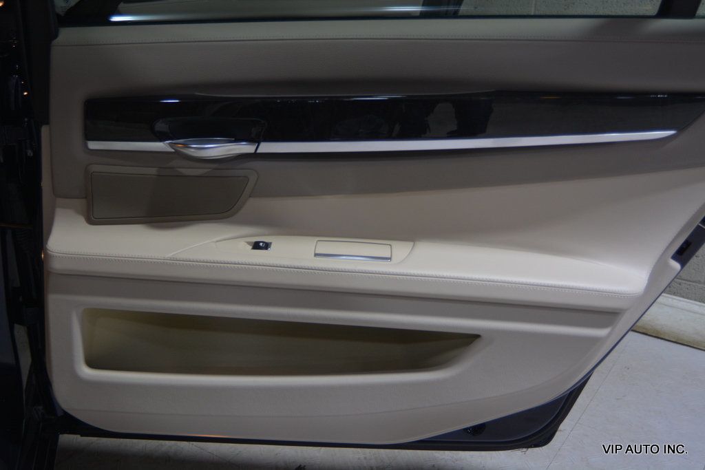 2014 BMW 7 Series 750Li xDrive - 22917782 - 9