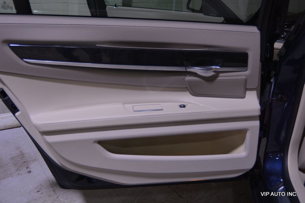 2014 BMW 7 Series 750Li xDrive - 22917782 - 8