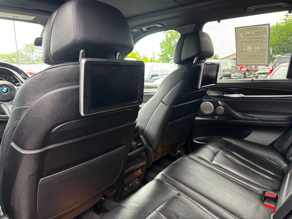 2014 BMW X5 xDrive50i - 23039846 - 19