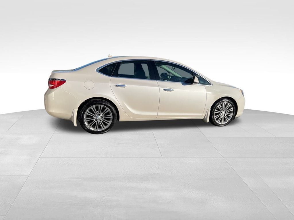 2014 Buick Verano 4dr Sedan Leather Group - 22587353 - 7