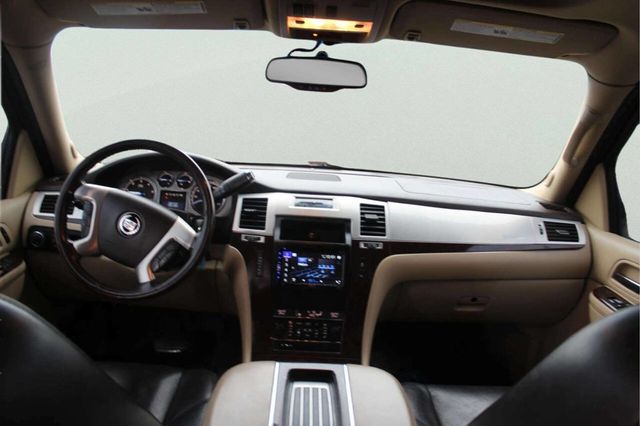 2014 Cadillac Escalade AWD 4dr Luxury - 22995188 - 6