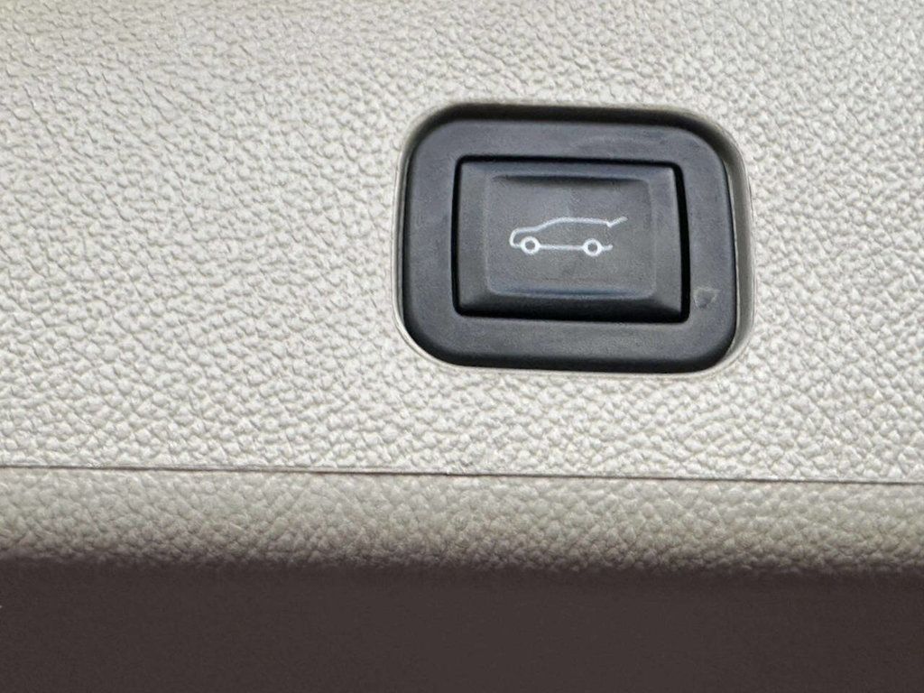 2014 Cadillac SRX AWD 4dr Luxury Collection - 22986266 - 16