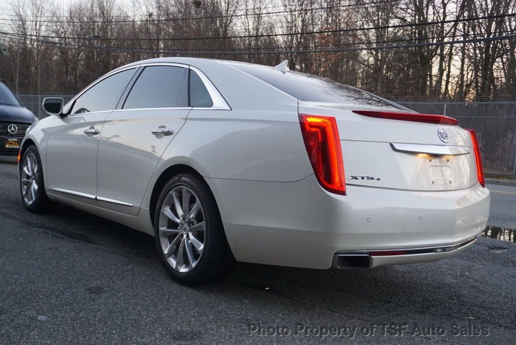 2014 Cadillac XTS 4dr Sedan Luxury AWD NAVI REAR CAM PANO ROOF HEATED&COOLED SEATS - 22714038 - 4