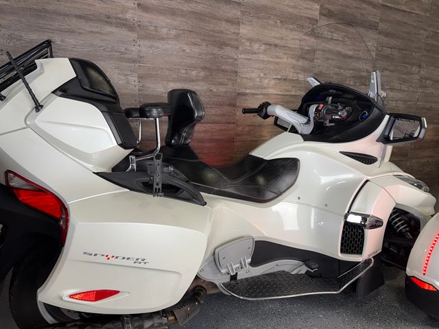2014 Can-Am Spyder RT-S SM6 SUPER CLEAN! - 23046629 - 2