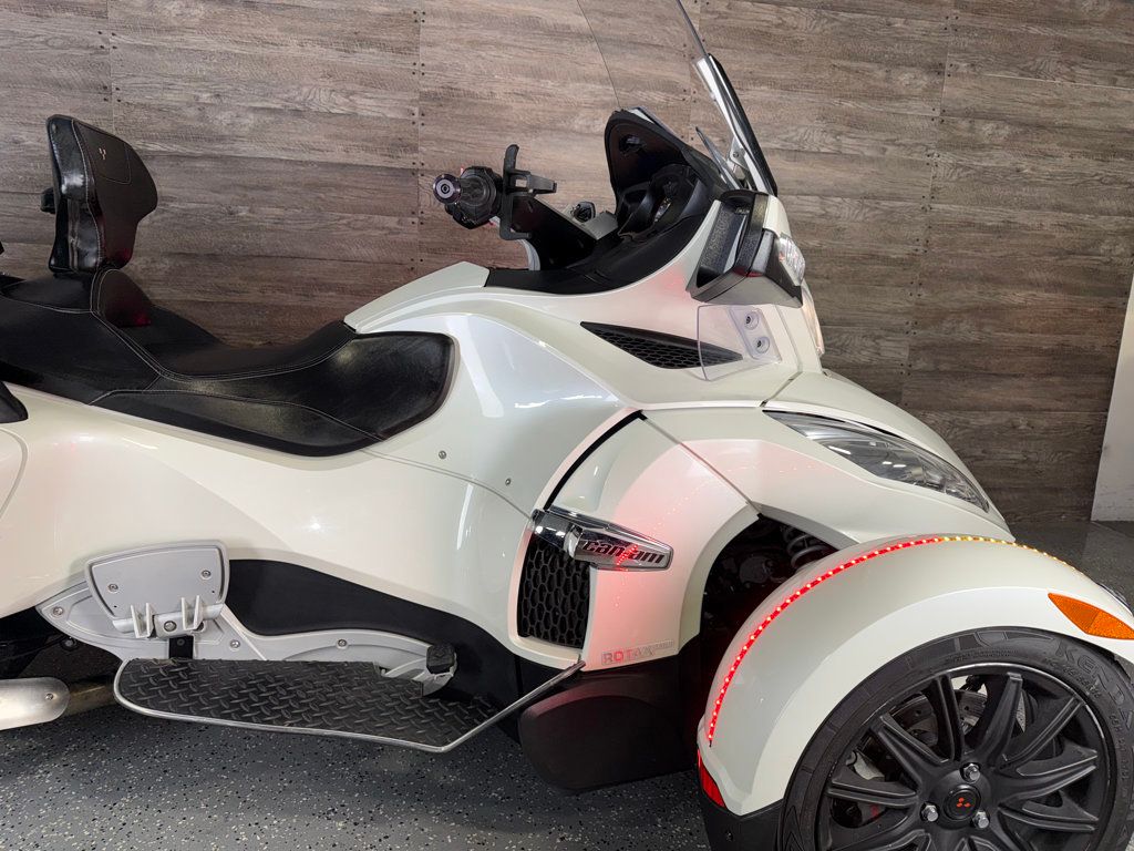 2014 Can-Am Spyder RT-S SM6 SUPER CLEAN! - 23046629 - 4